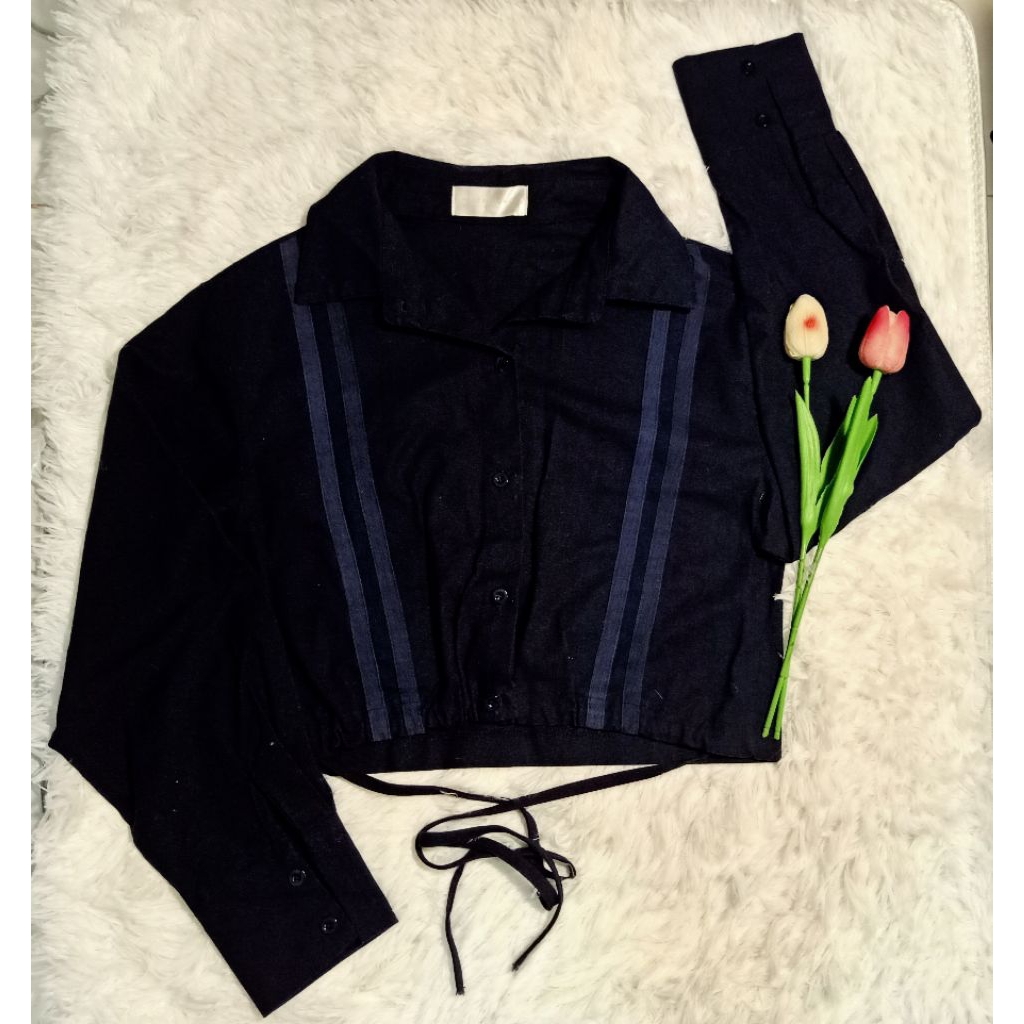 มือสอง✌👚เสื้อครอปคอปกแขนยาว สีกรม แต่งแถบ รูดเชือกเอวได้ ป้ายPromthong