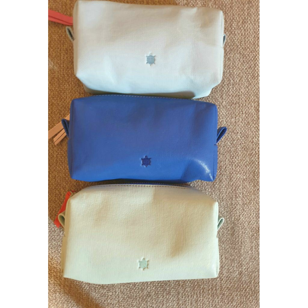 ส่งต่อ ใหม่กระเป๋าใส่เครื่องสำอางค์ หนังวัวแท้ Viera by ragazze ยังไม่ผ่านใช้งาน