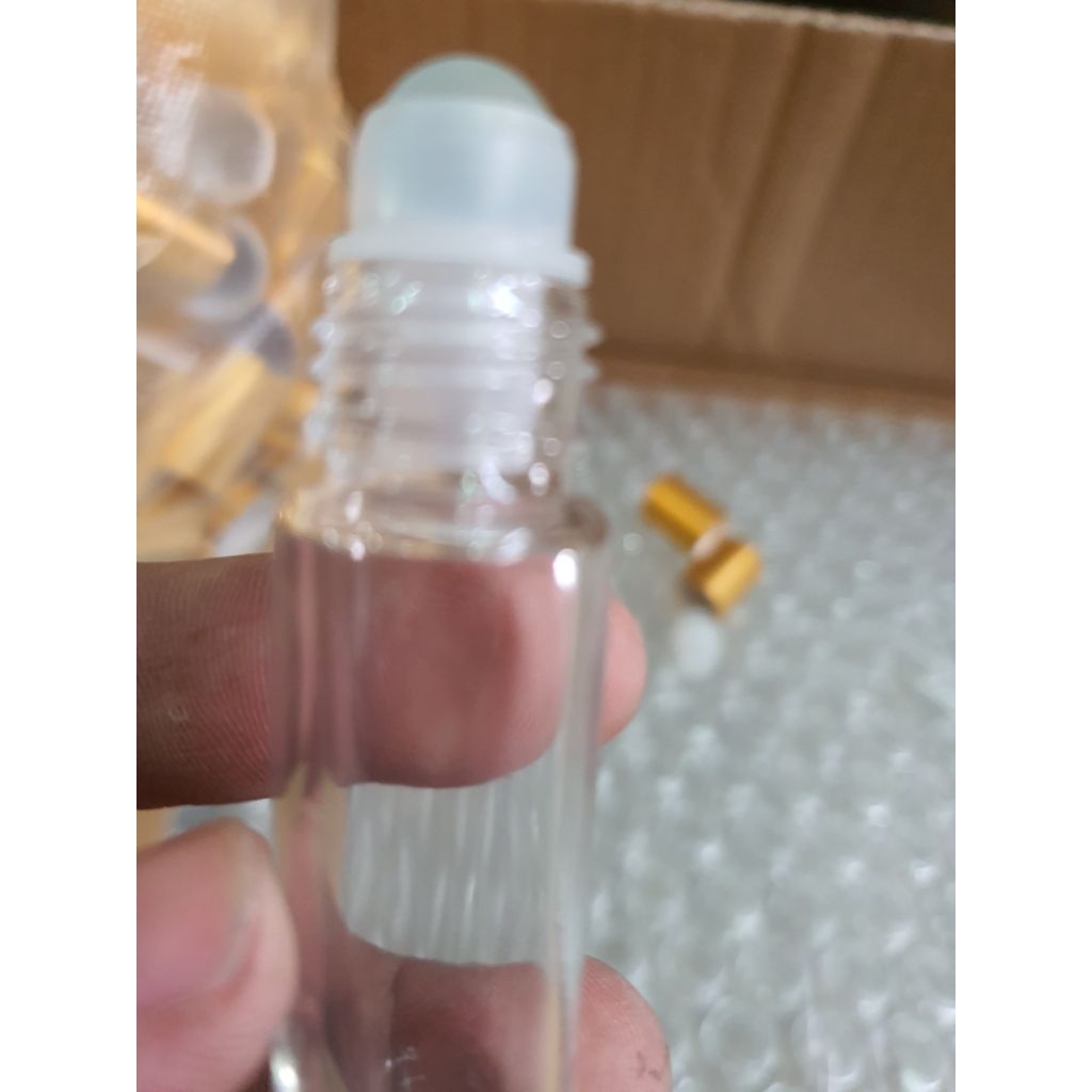 ขวดลูกกลิ้ง 8 cc ขวดใสฝาสีทองแบบเป็นถาด 1 ถาด 300 ชิ้น ราคาถูก Shopee Lazada