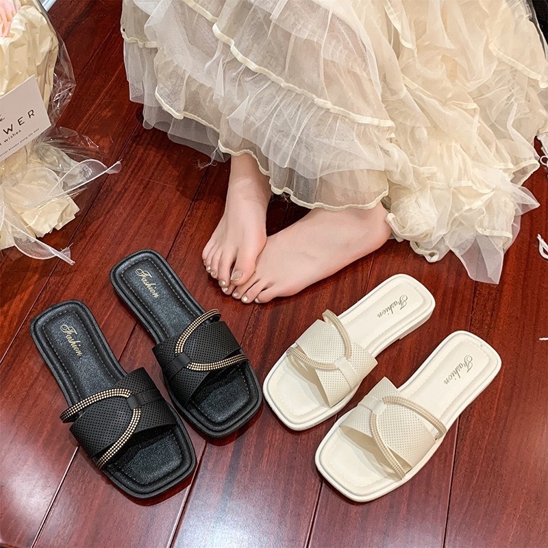 รองเท้าแตะส้นแบน แฟชั่นเกาหลี เรียบหรู พื้นนิ่ม น้ำหนักเบา（แนะนำให้ซื้อเพิ่ม1เบอร์)NC-818#