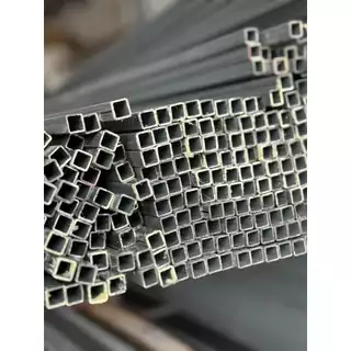 ท่อเหลี่ยมกัลวาไนซ์ ขนาด 1/2"x1/2" นิ้ว มาตรฐาน มอก. หนา 1, 1.1 ความยาว 100-200 ซม
