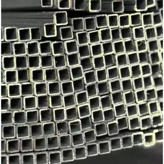 ท่อเหลี่ยมกัลวาไนซ์ ขนาด 1/2"x1/2" นิ้ว มาตรฐาน มอก. หนา 1, 1.1 ความยาว 100-200 ซม