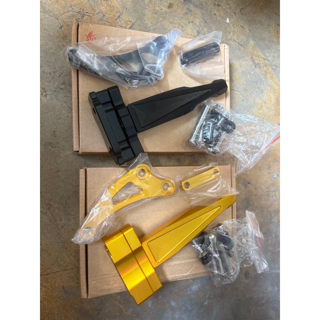 ‼️SALE‼️ ขาจับกันสบัด Cb650F มือ1  จาก 1900 เหลือ 1000 บาท  มี สีทอง ดำ