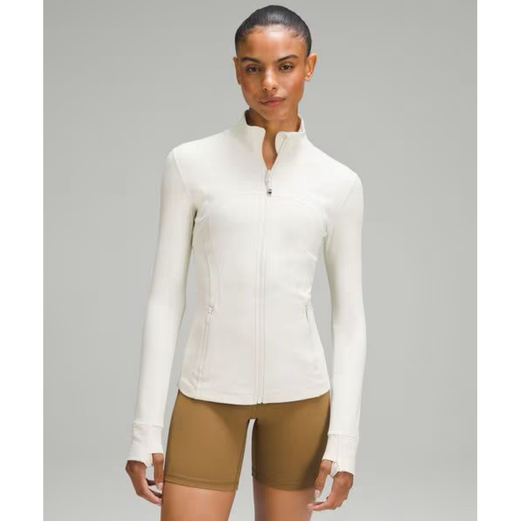 ใหม่ 💯 เสื้อเอวสับใส่เล่นโยคะ/วิ่ง Lululemon Define Jacket Nulu สี Bone ไซส์14 อกยืด 42-44 สวยแกลม จ