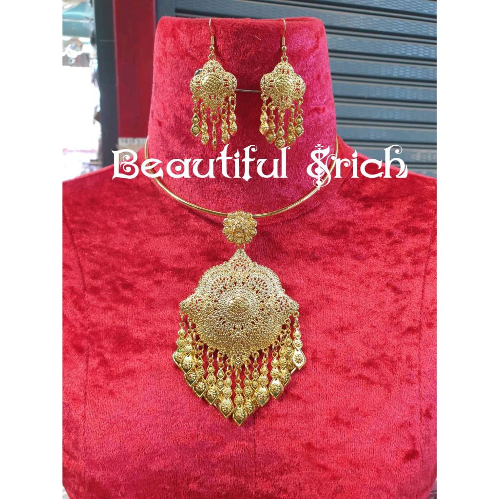 สร้อยคอพร้อมต่างหูเจาะแบบห่วง เครื่องประดับชุดไทย สีทอง WW001