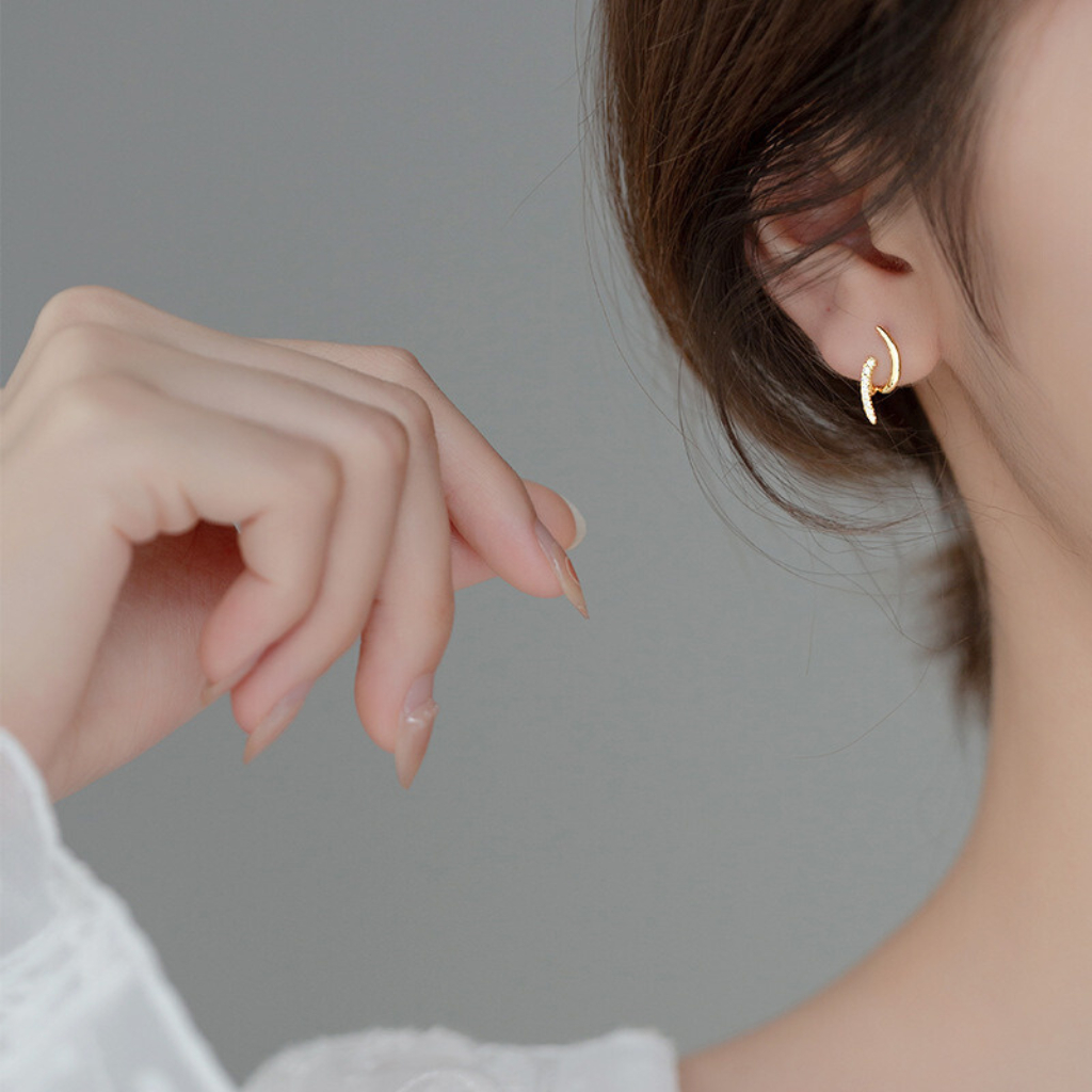 nnjew ต่างหูเงินแท้ 92.5% (ทั้งตัวเรือน) รุ่น Luxe Curve รูปที่ 2
