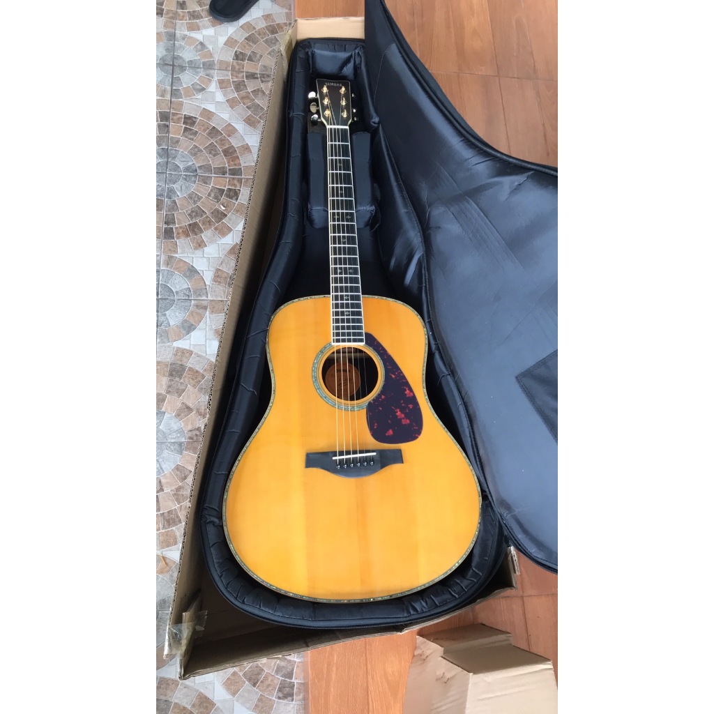 กีต้าร์โปร่งยามาฮารุ่น LL16D ARE (ขายตามสภาพ90% ดูรูปสินค้าอ่านข้อมูลก่อนซื้อนะค่ะ) มีรับประกันขณะขน
