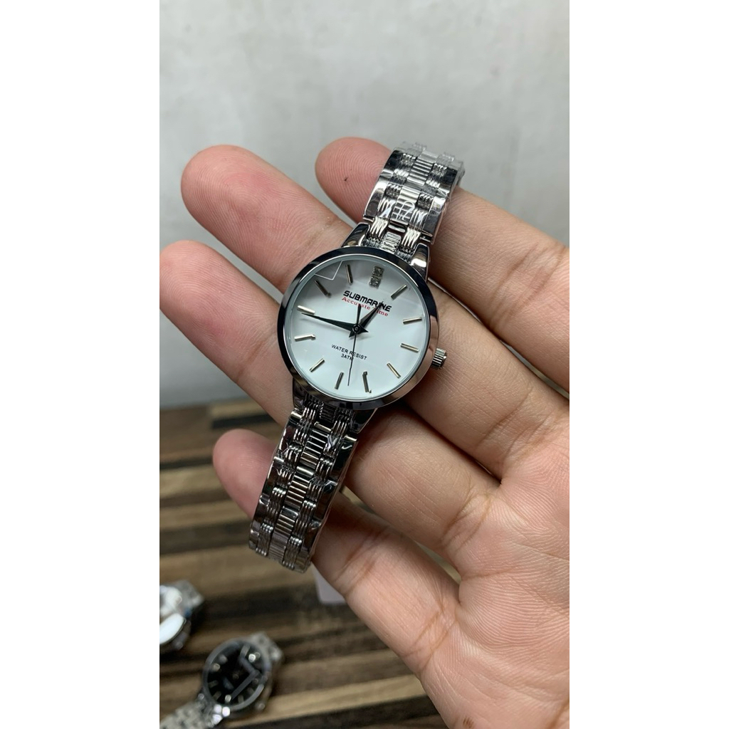 SUBMARINE นาฬิกาข้อมือรุ่น J-174L สายเลสสีทอง หน้าปัดดำ กันน้ำ 100M สำหรับผู้หญิง US SUBMARINE