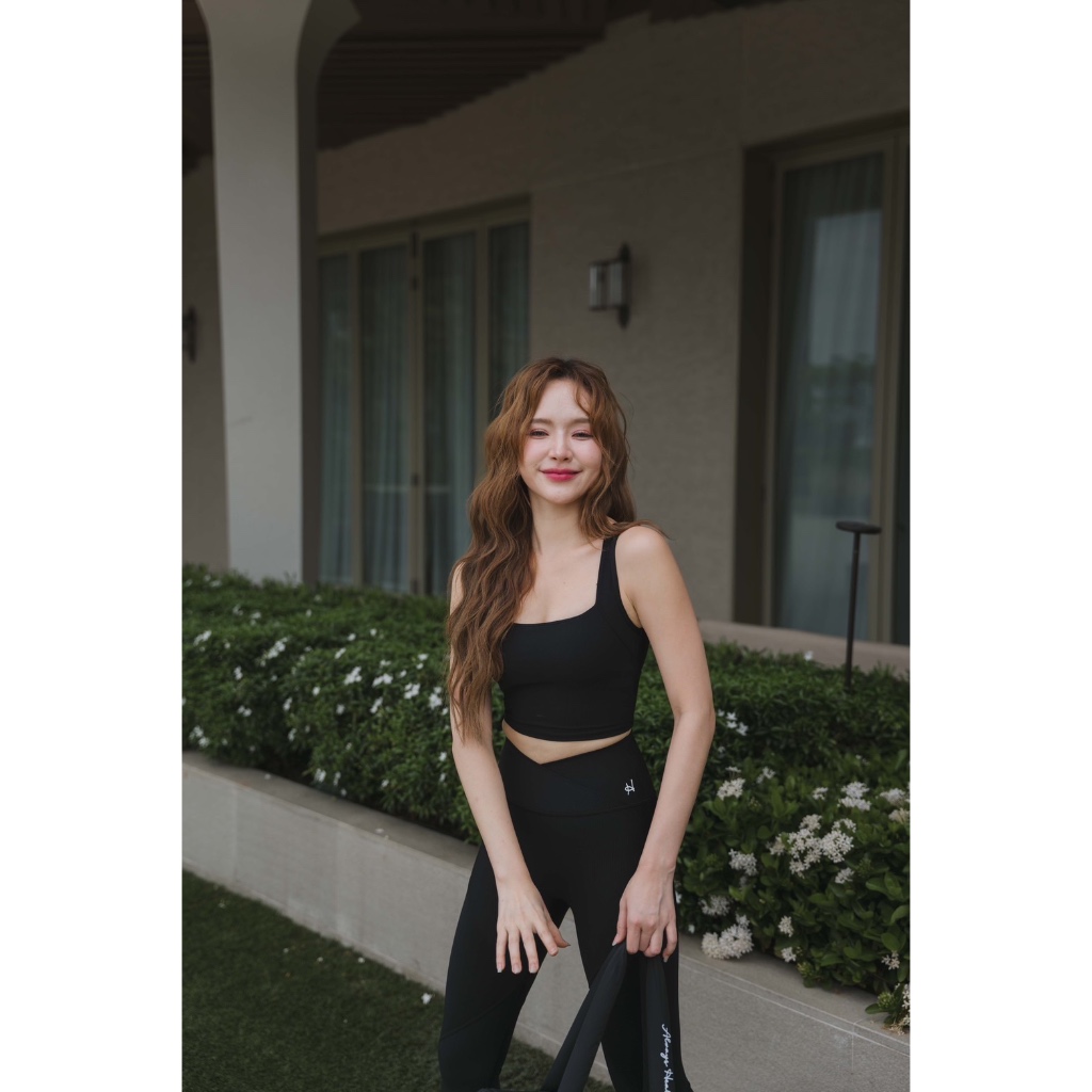 B003🖤บรา Twist Ribbed bra ช่วงคอเป็นทรงเหลี่ยม ด้านหลังเว้า high support