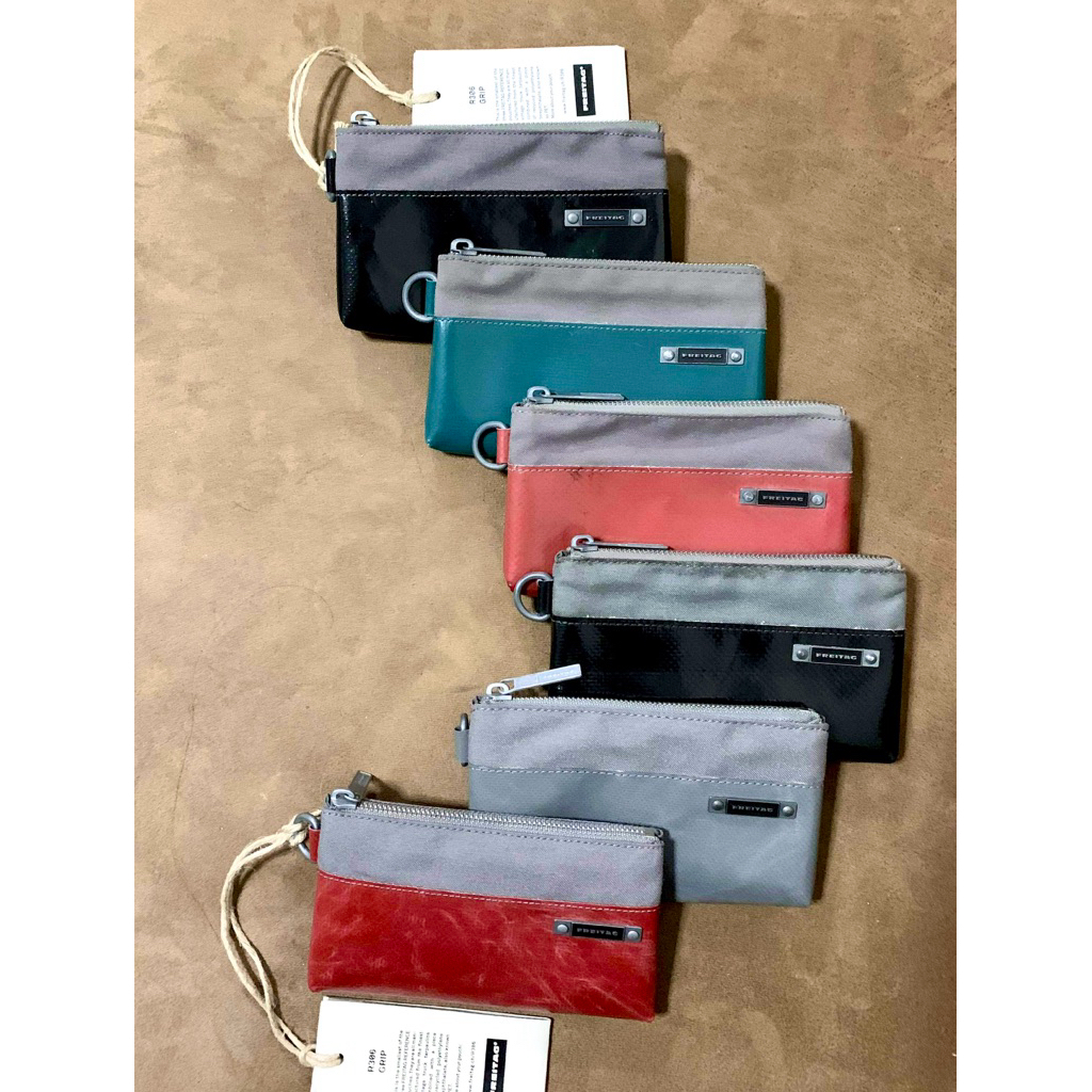 พร้อมส่ง - กระเป๋าสตางค์  Freitag R306 Grip RARE ป้ายเหล็ก - ของแท้ 100%