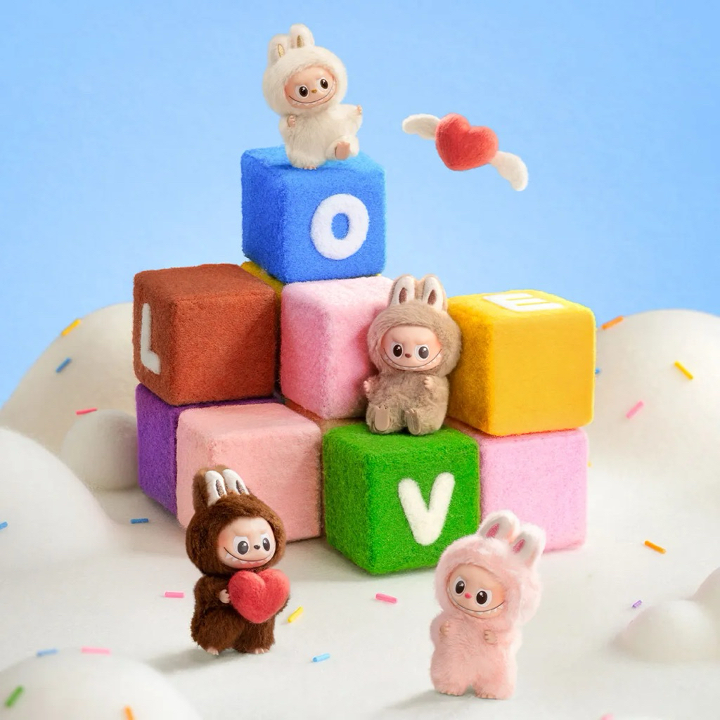 ส่งด่วน พร้อมส่ง พวงกุญแจตัวอักษร ลาบูบู้จิ๋ว  A-Z THE MONSTER PIN FOR LOVE SERIES - Vinyl Plush Pendant blind box (A-Z)