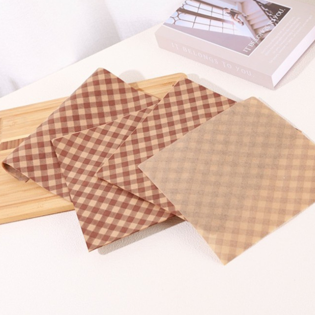 กระดาษไขรองอาหาร (Greaseproof paper) เคลือบกันน้ำ-น้ำมัน (แพ็ค 98-100 // 490-500 ชิ้น)