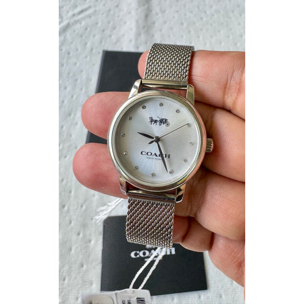 นาฬิกา coach 14503743 หน้าปัทขนาด 28 mm ไปพร้อมกล่องแบรนด์ รับประกันขิองแท้จากอเมริกา 100 %