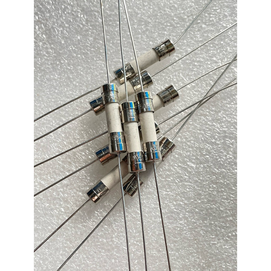 (แพ็ค10ตัว) ฟิวส์เซรามิก T5A 250VAC ขนาด 5x20mm มี 2 แบบให้เลือก Slow blow Fuse T5AH 250V ฟิวส์กระเบ
