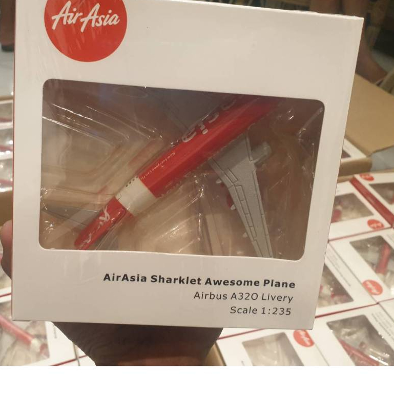 โมเดลเครื่องบิน AirAsia Awesome Plane Airbus A320 Livery Scale 1 : 235