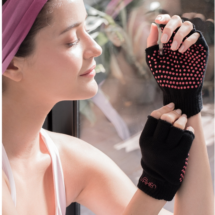Vaken ถุงมือกันลื่นเปิดนิ้ว-1 คู่ต่อแพ็ค Vaken รุ่น Grip Gloves Black -1 Pair/Pack