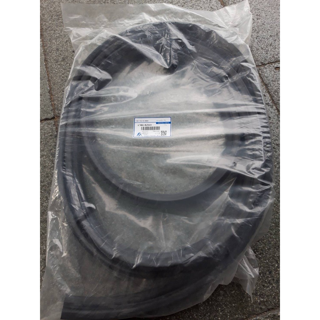 ยางฝาท้าย Toyota Innova Fortuner 2004-2013 ตรงรุ่น