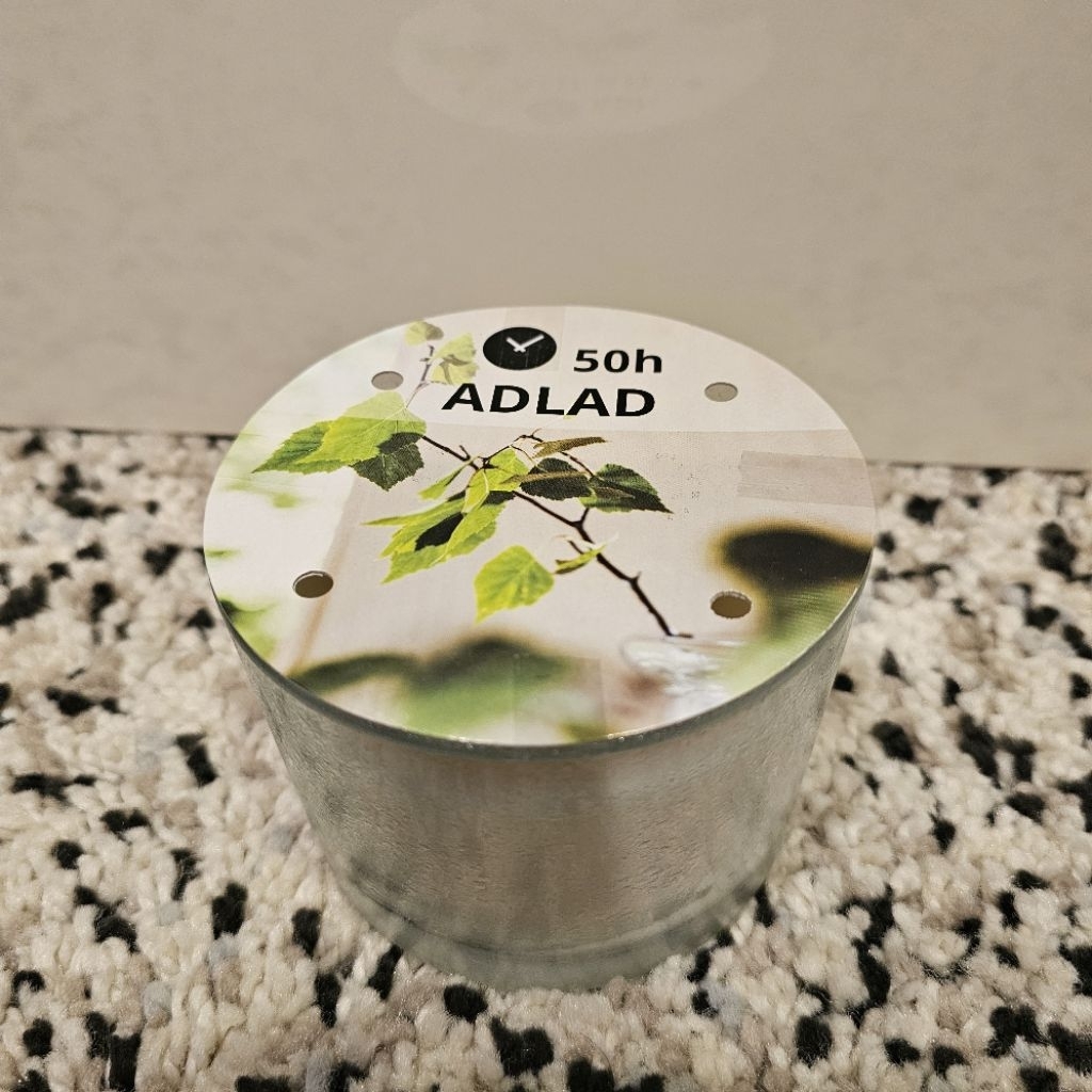[ของแท้จาก​ IKEA]​ ADLAD แอดลัดเทียนหอมในถ้วยแก้ว, สแกนดิเนเวียวูดส์/ขาว, 50 ชม.