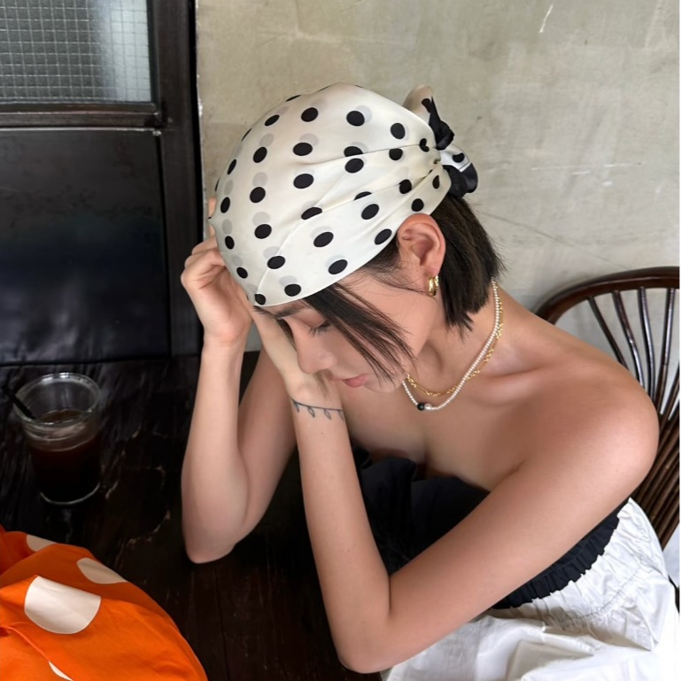 Polka Mood ผ้าพันคอ ผ้าผูกผม ลายจุด Dot คลาสสิคไม่มีเอ้าท์