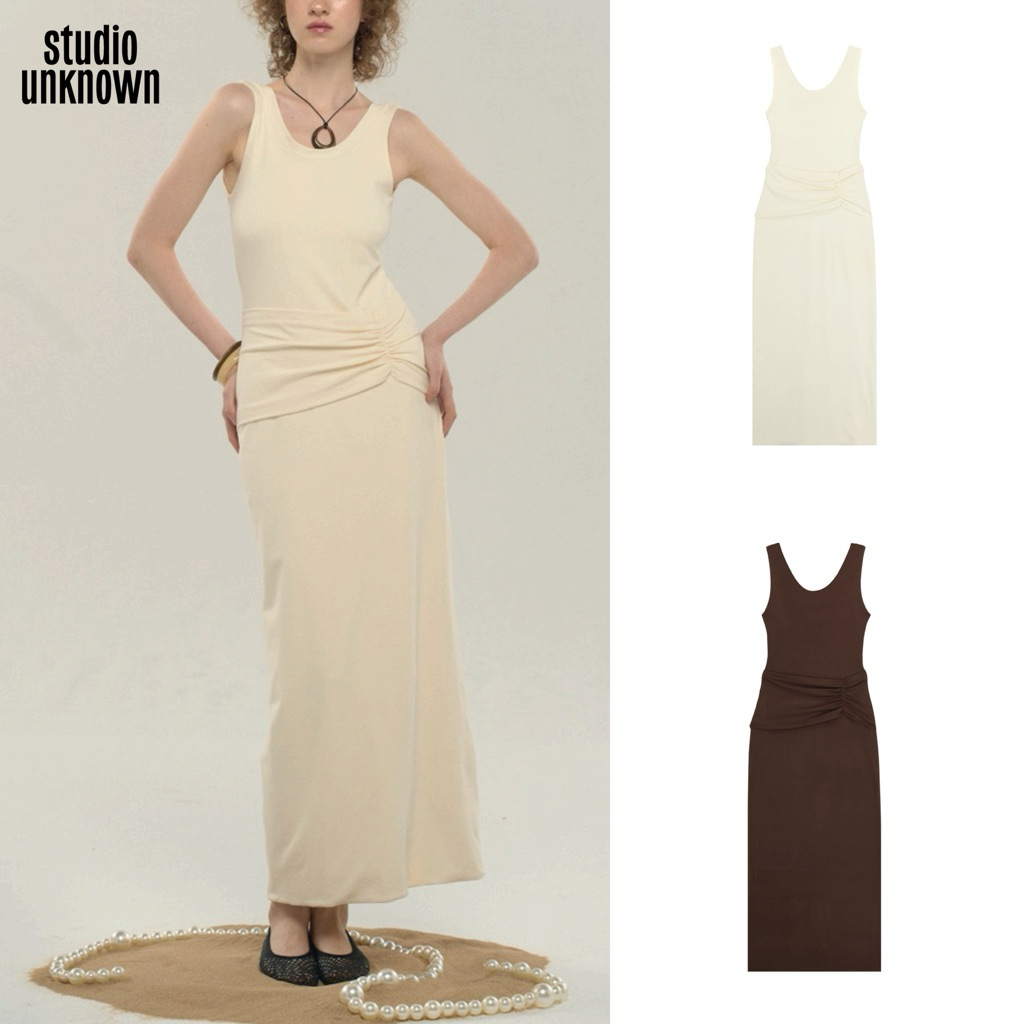 STUDIO UNKNOWN - Whitney Maxi Dress  เดรสยาวแขนกุด