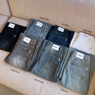 Beberlin กางเกงยีนส์ ขากระบอกกลาง สีเฟด รุ่น Cara Jeans / No : 7091