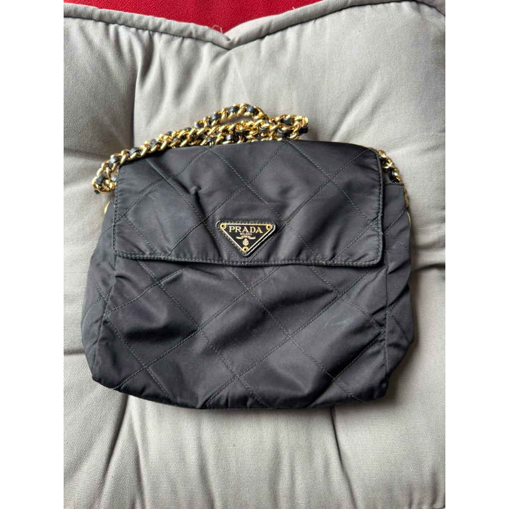 กระเป๋าสะพายข้างPradaสีดำ