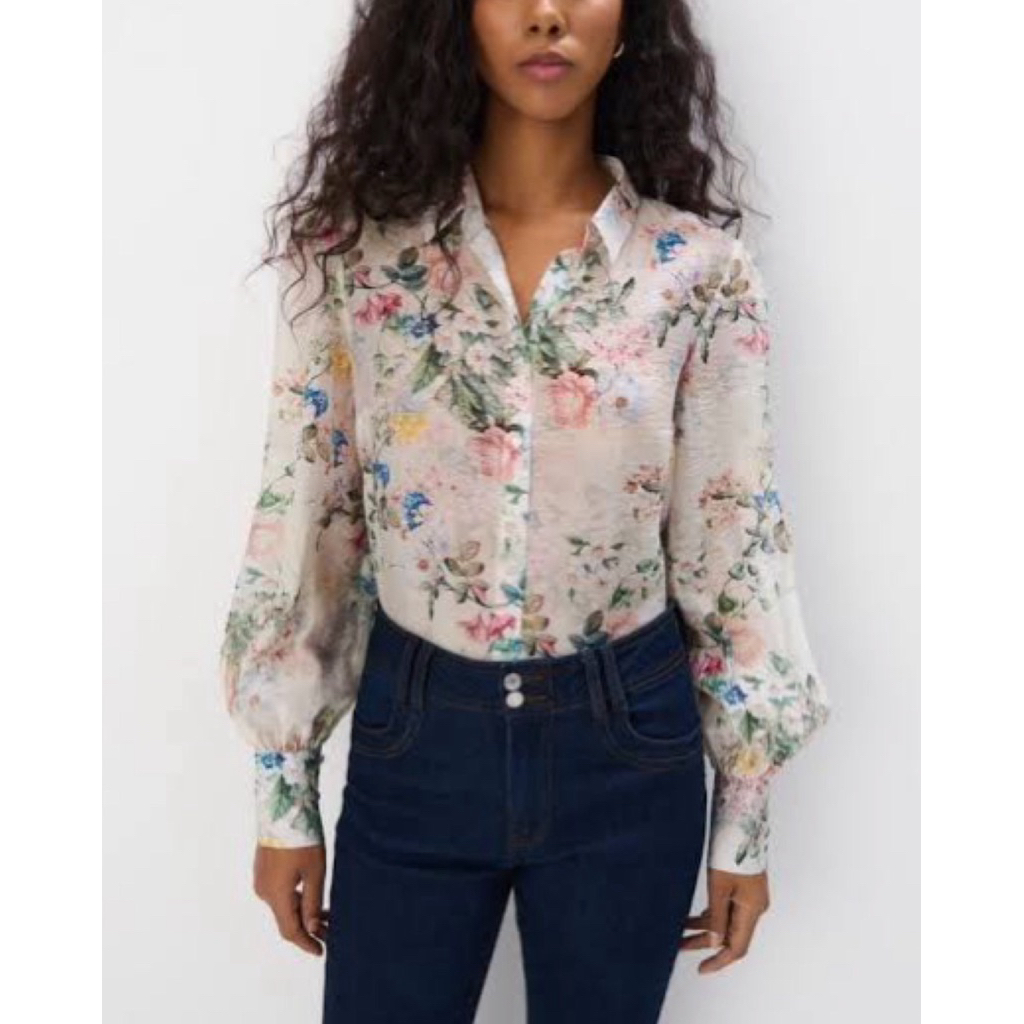 MOHITO เสื้อเชิ้ต ลายดอก แขนยาว  KOSZULA Z LYOCELLEM KOLOR BEZOWY (C2003)