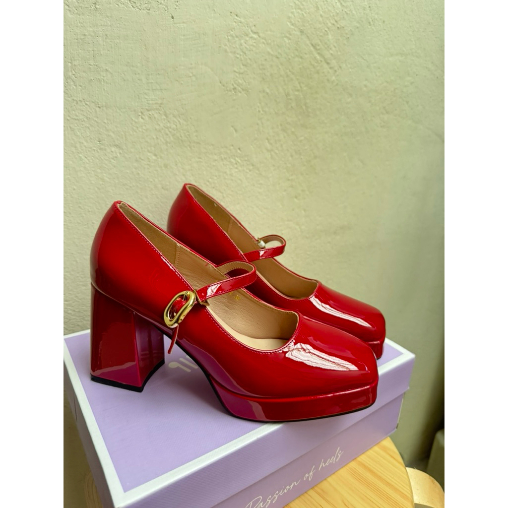 ส้นสูงทรงแมรี่เจน สีแดง ของ Mellow co หนังแก้ว