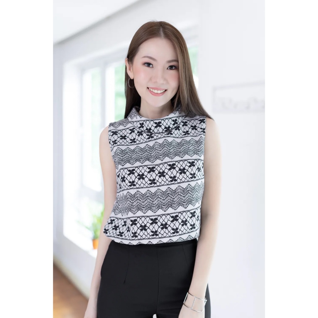 Narinari : MT5500 High Neck Sleeveless Blouse