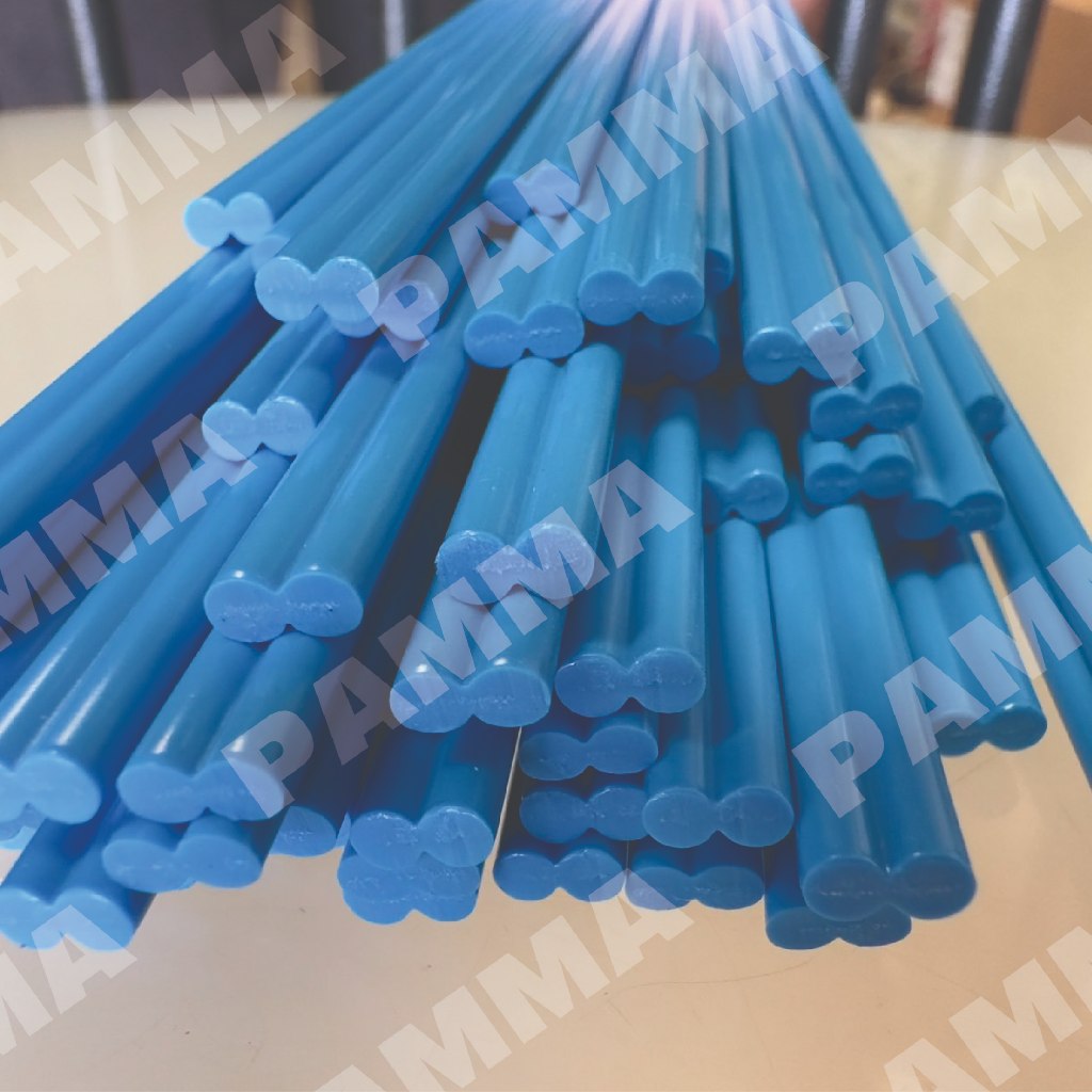 [ขั้นต่ำครึ่งกิโลกรัม] ลวดเชื่อมพีวีซีสีฟ้า ลวดเชื่อม PVC ลวดเชื่อมพลาสติก ความยาว1 เมตร