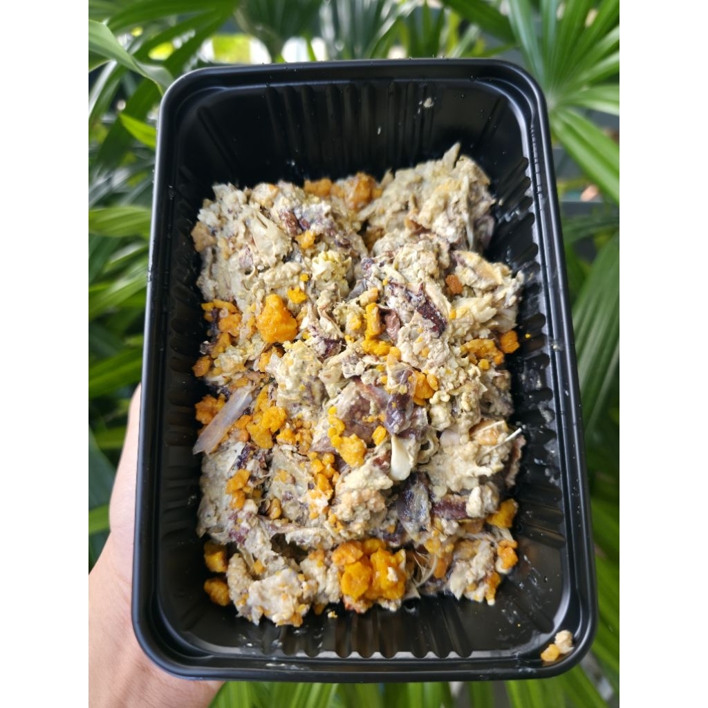 มันปูม้าติดไข่ กล่องละ400-500กรัมแกะจากปูม้าสดๆแล้วนำมาแช่แข็ง