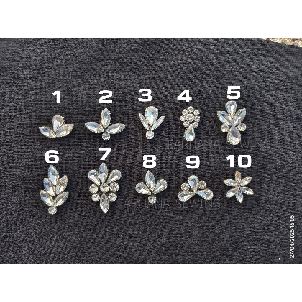 1แพ็คมี 5อัน พร้อมส่งในไทย คริสตัลเทียม/เพชรแบบรีด...ตัวกาวจะละลายติดบนเสื้อโดยการรีดและมีช่องสำหรับเย็บ