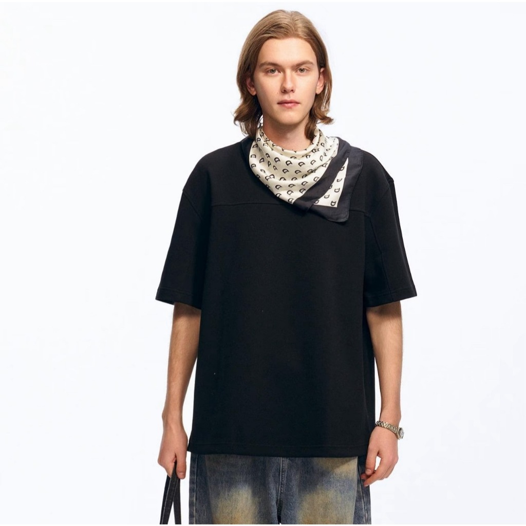 The Contrast Collection ผ้าโพกหัว ผ้าพันคอลายกราฟิก มีหลายลาย โทนสีขาว-ดำ