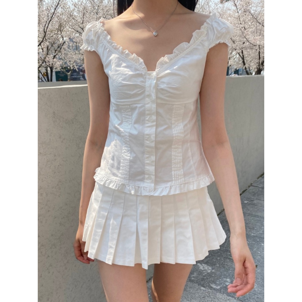 (พร้อมส่ง) BrandyMelville Elena Top เสื้อแขนกุด เสื้อปาดไหล่ เสื้อแขนสั้น ของแท้จากช็อป