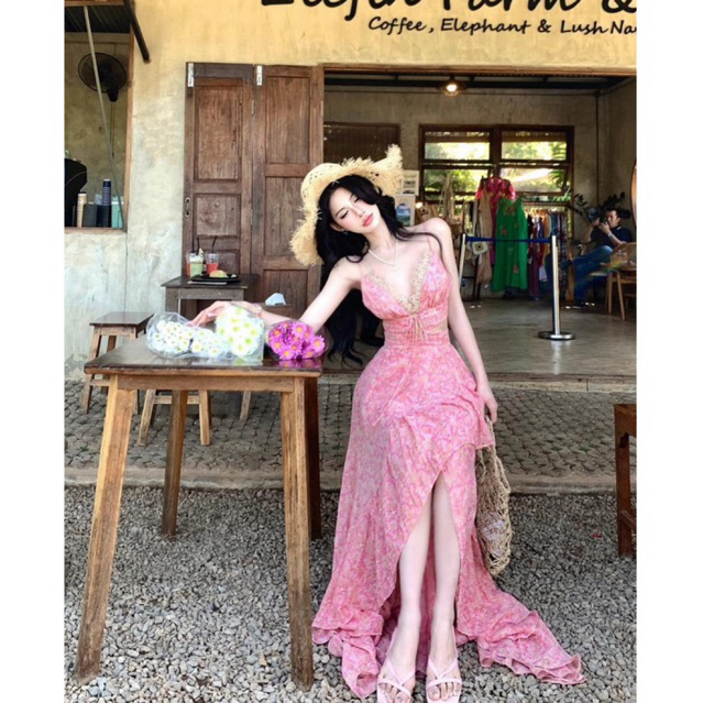 พรี ส่ง 8 กค.นะคะ เดรสยาวสีชมพู สไตล์ โชว์เอว โชว์หลัง มีสายผูกดึงรูดผูกโบว์ข้างๆได้เกร๋ๆ  ชายกระโปรงหางปลา