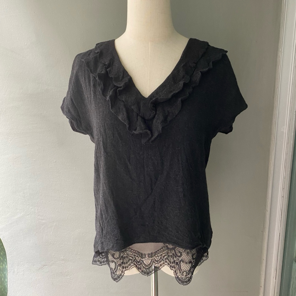 USED Zara V neck ruffle top size S