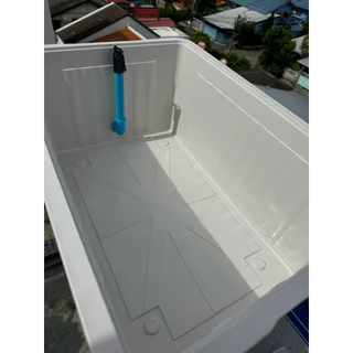 อ่างเลี้ยงปลา 65 ลิตร ท่อสีฟ้า (อ่างสีขาวครีม) 64x44x31ซ. ระบบoverflow สามารถปรับระดับน้ำ และถอดท่อเปลี่ยนน้ำได้