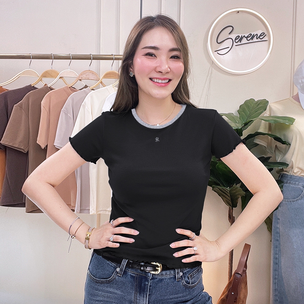 Serene's Choice เสื้อคอกลม ผ้าร่อง รุ่น Jennie ขอบหยัก ชายลอน มินิมอล เสื้อยืด แฟชั่น