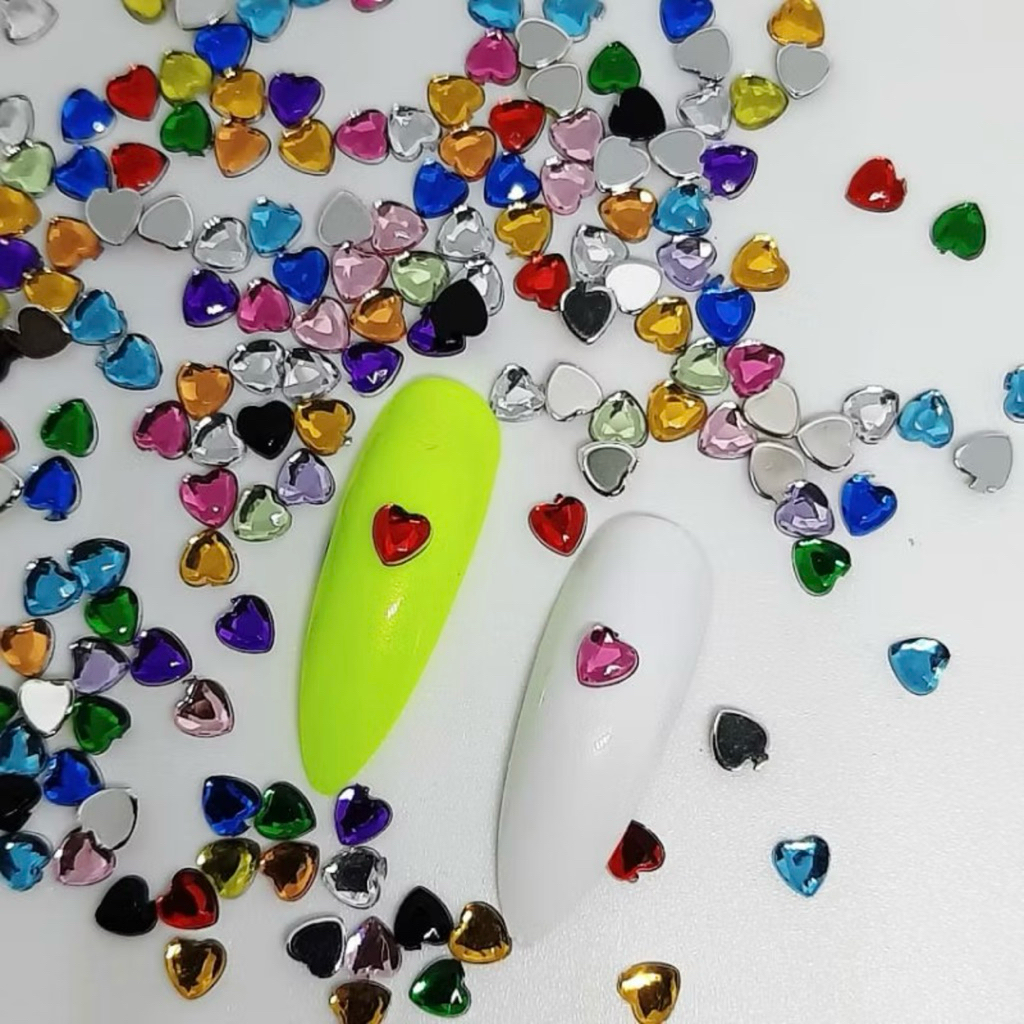 AC.1693 ร้านไทย  แพ็ค 10 ชิ้น คละสี พร้อมส่ง เพชรแต่งเล็บรูปหัวใจ มีให้เลือกหลายไซส์