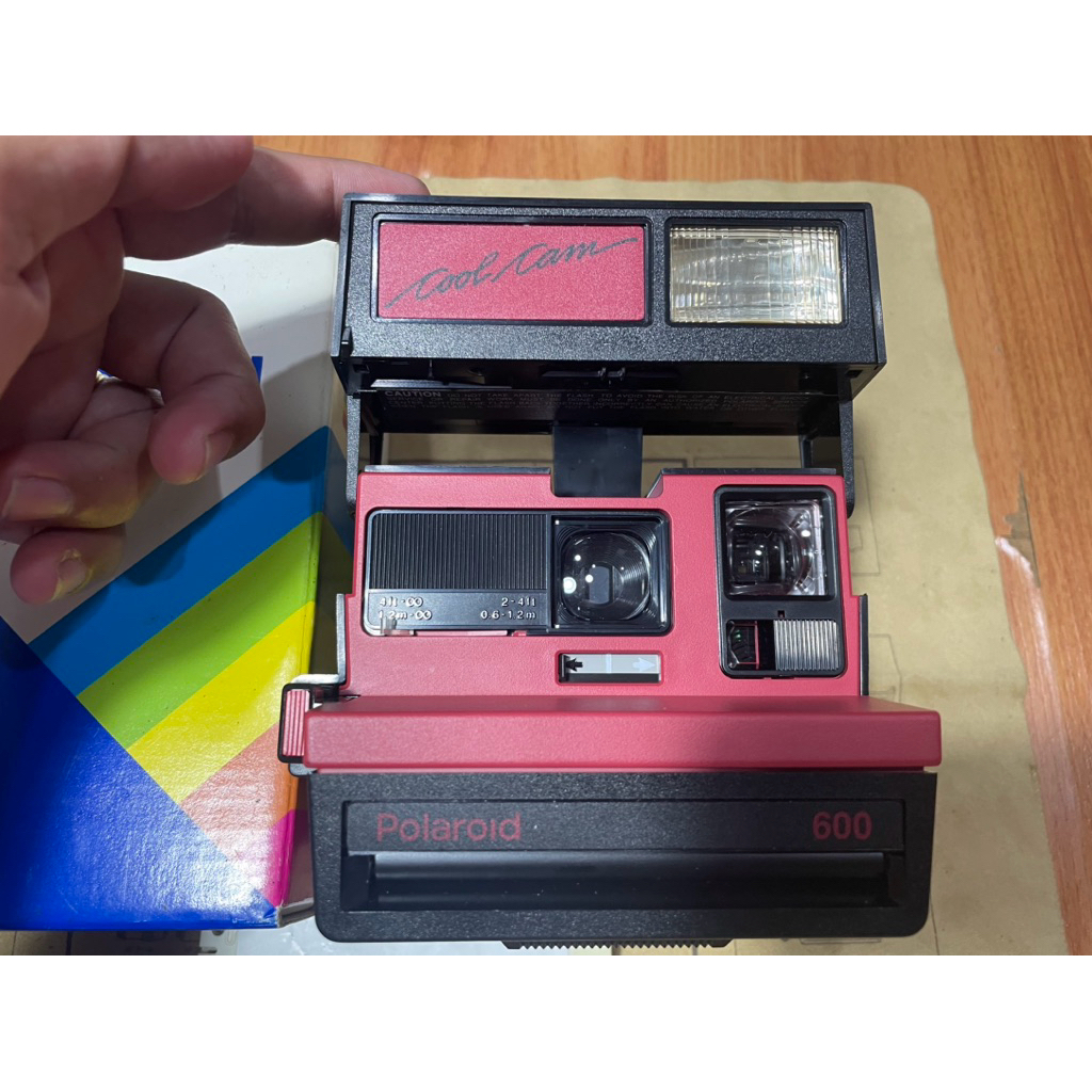 Polaroid 600 รุ่น Cool Cam สีแดง
