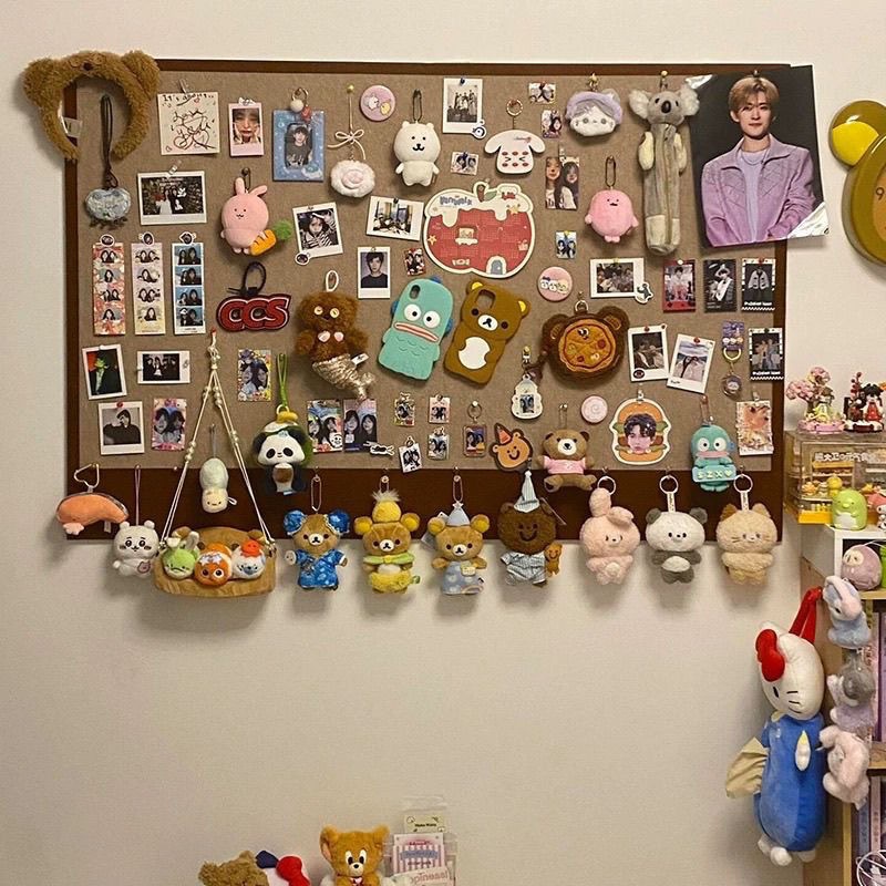 Felt board accessories wall storage wall self-adhesive punch-free dormitory bedroom accessories hat 