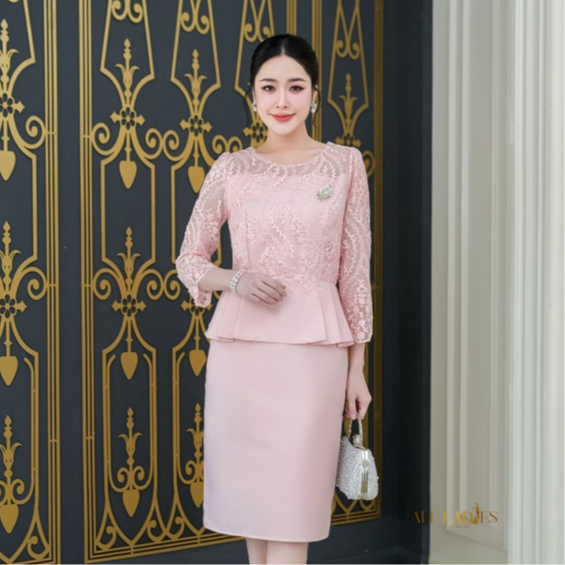 All Ladies เดรสผ้าไหมสวยเรียบหรูเอวทวิส รุ่นนี้ใส่สวยดูแพง มีซับใน แต่งซิปหลัง มี 2 สีพร้อมส่งค่ะ