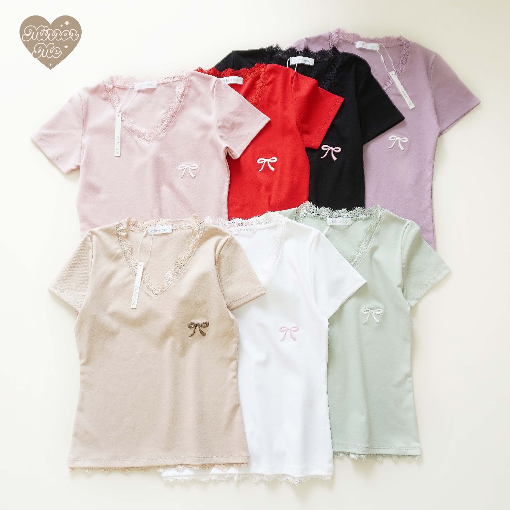 mirrorme เสื้อคอลูกไม้ แต่งชายลูกไม้ ปักโบว์ ทรงคอวี น่ารัก ทรงสวย สีสันสดใส