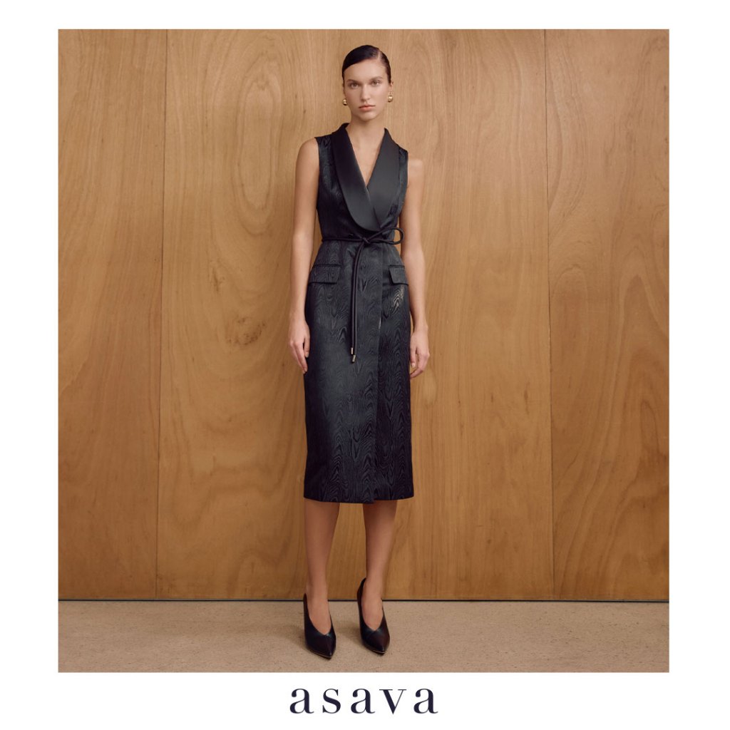 [asava ss25] Zinnia Sleeveless Dress เดรสผู้หญิง แขนกุด แต่งกระดุมสองแถวด้านหน้า กระเป๋าหน้า แต่งคาดเข็มขัด ผ่าหลัง