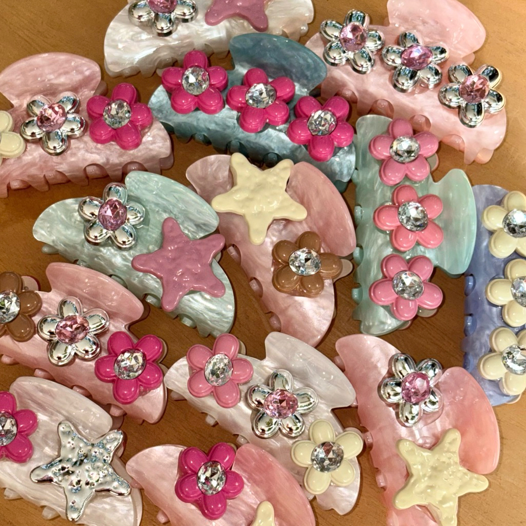 Piing me Hair Claw | กิ๊บหนีบผมสีพื้นลายหินอ่อนตกแต่งลายดอกไม้และดาวและเงิน (พร้อมส่ง)