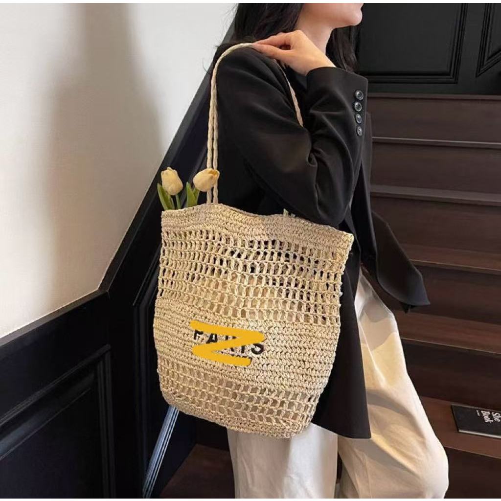 B388）2025 New Korean Ins Trendy Large Capacity Shoulder Bag Fashion Leisure Straw Woven Bag Female Niche Design Tote Bag
