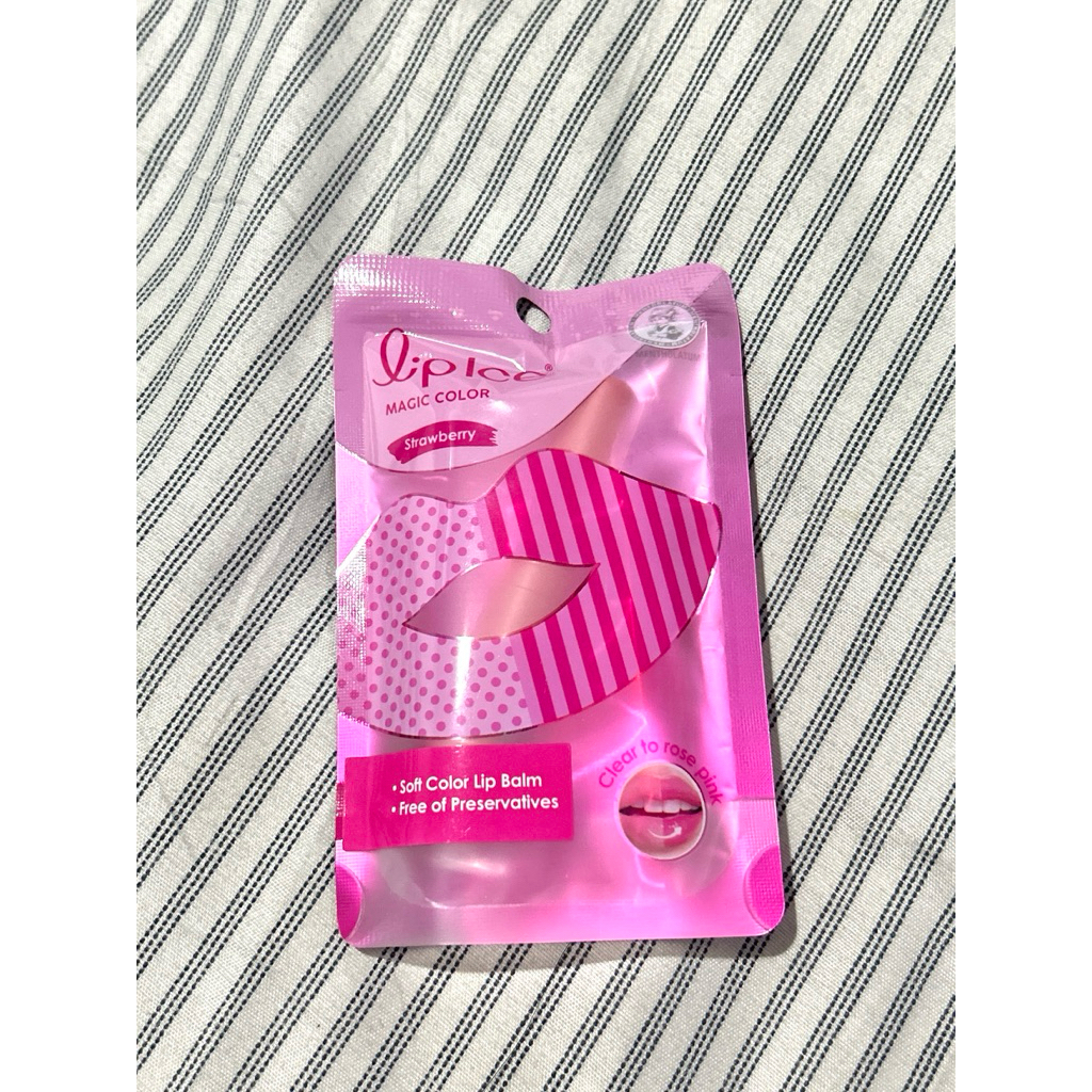 LipIce Magic Color Strawberry Rose Pink 2 g ลิปบำรุงริมฝีปาก เพิ่มสีสันให้ริมฝีปากอมชมพูสดใส