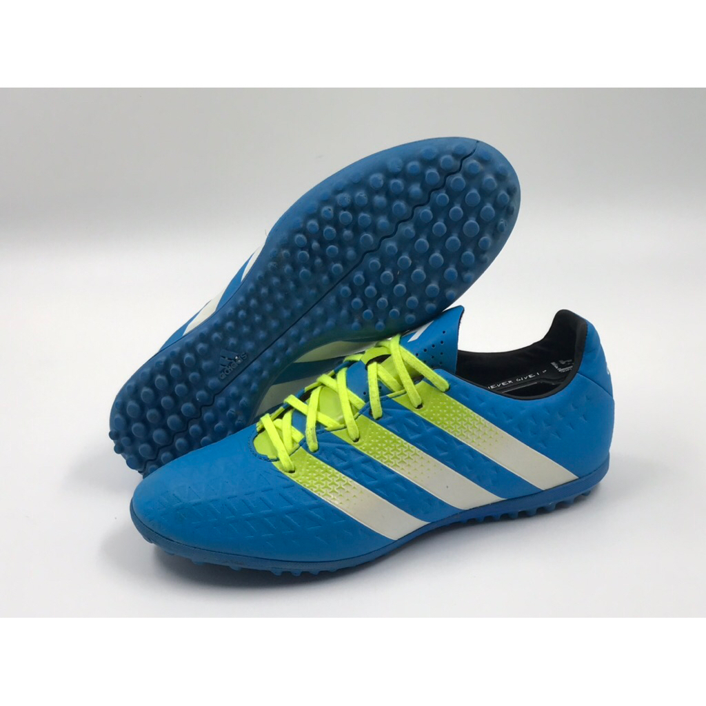 รองเท้าฟุตบอล 100ปุ่ม ร้อยปุ่มหญ้าเทียม Adidas Ace 16.3 size 40.5/25.5cm