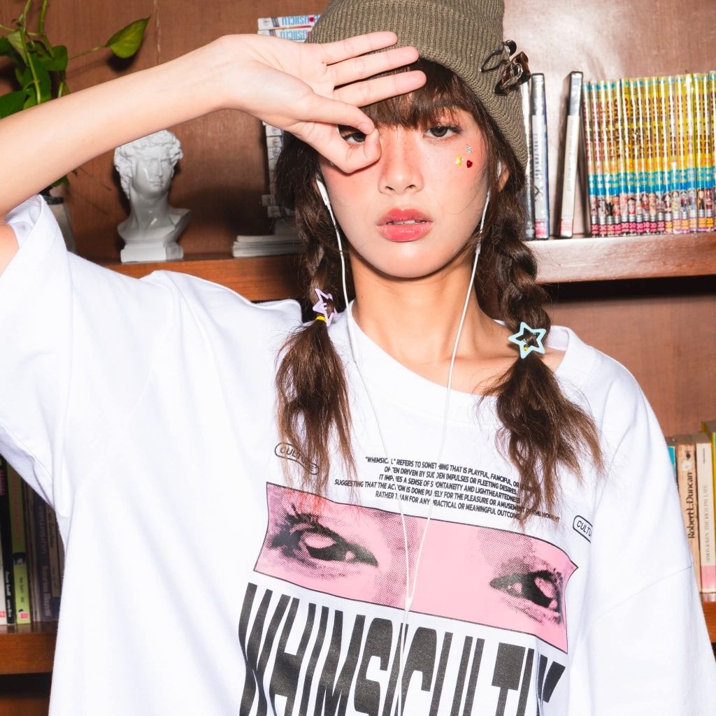 เสื้อยืด VAC culture Whimsiculture ขาว ดำ