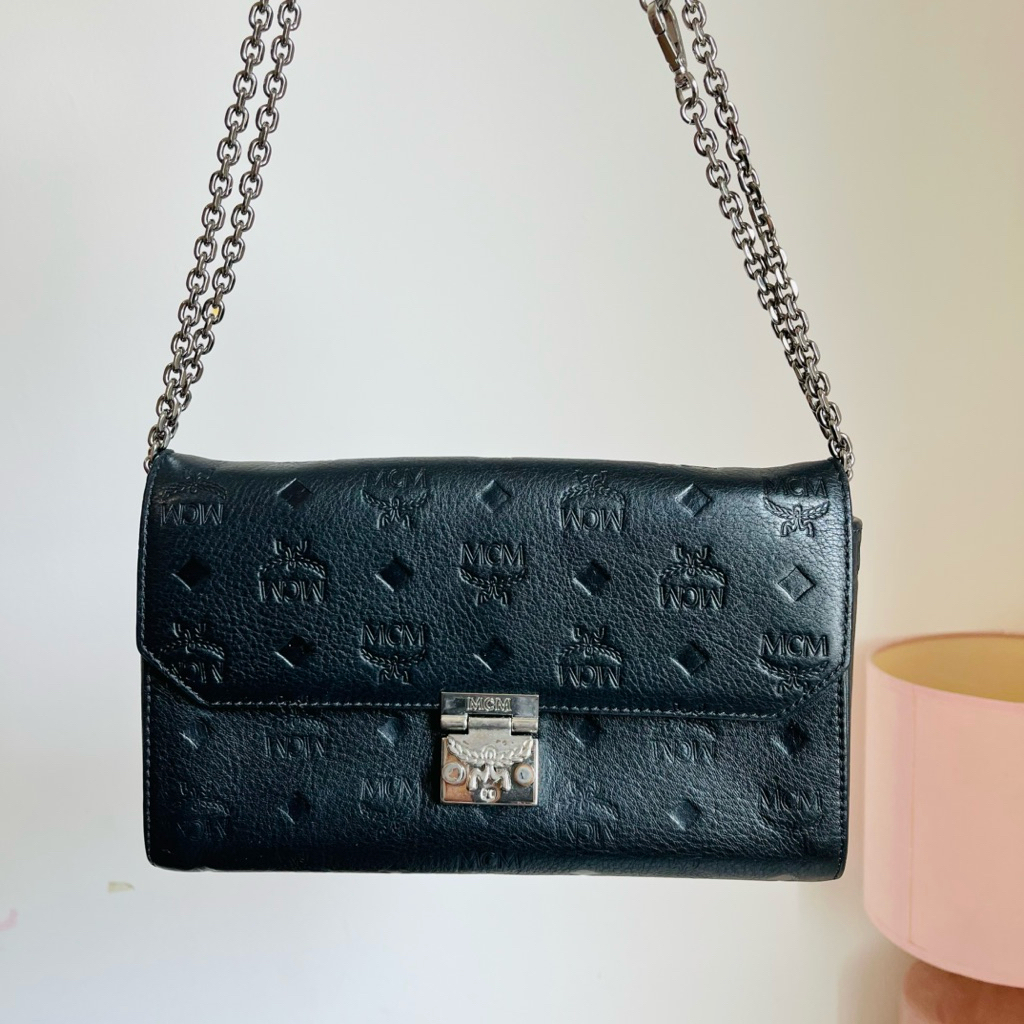 [มือสอง] กระเป๋าสะพาย MCM Black Visetos Millie Flap Leather Crossbody Bag แท้